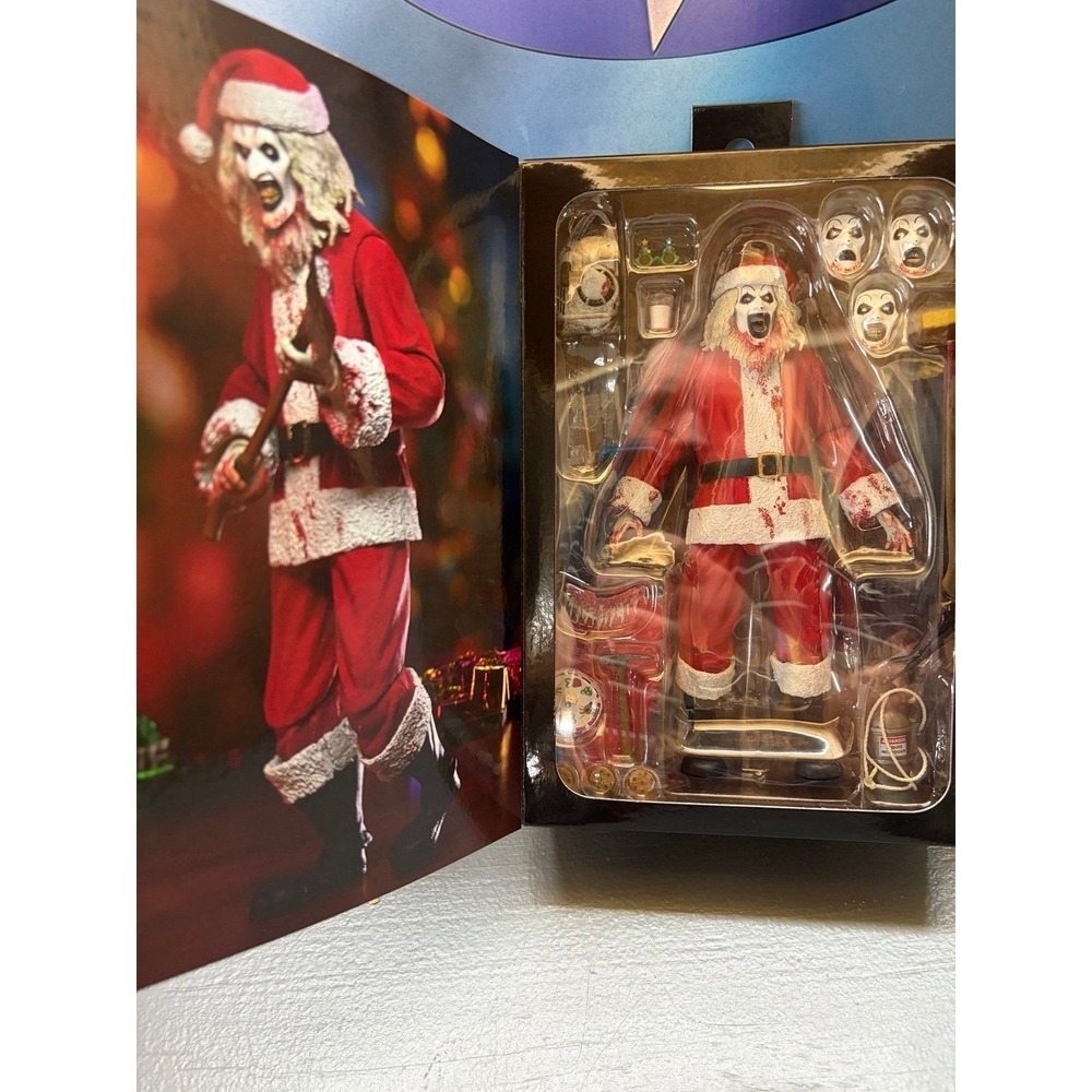 NECA Toys - Terrifier 3 - Art The Clown (Bloody Santa Suit)